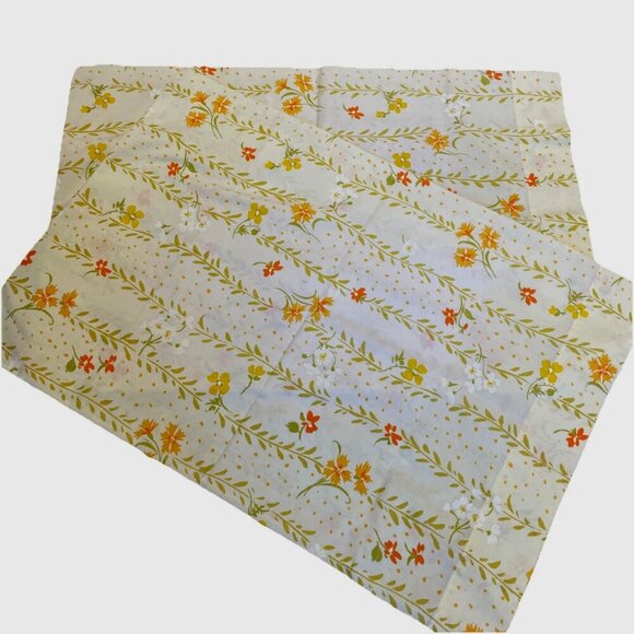 Vintage Pequot Muslin Pillowcases Set of 2 Standard Yellow Flower Power 70s USA - Picture 1 of 7